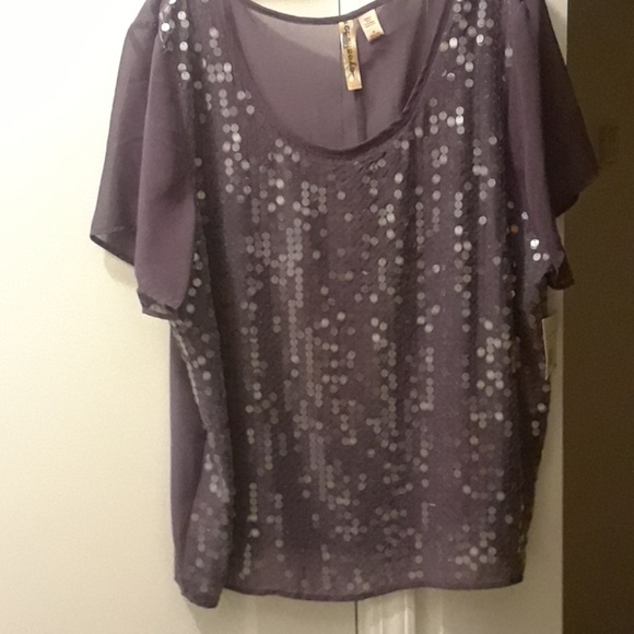 Women's plus size blouse - Picture 3 of 4